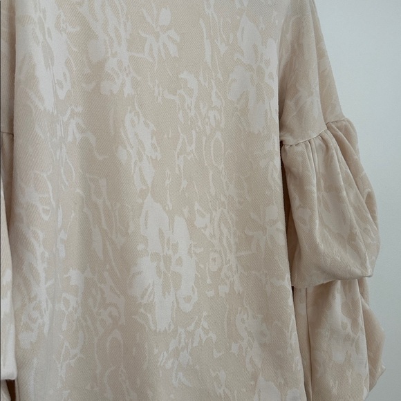 Club Monaco Jaquard Floral Printed Blouse - Picture 6 of 8